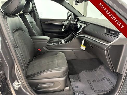 New 2026 Jeep Grand Cherokee Altitude AWD/4WD image 25