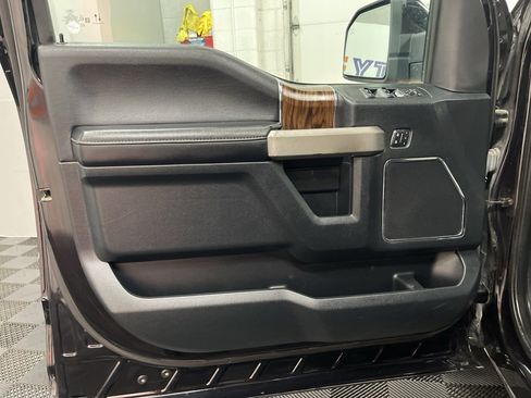 Used 2020 Ford F150 Lariat image 19