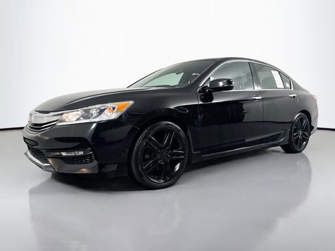Used 2017 Honda Accord Sport image 38
