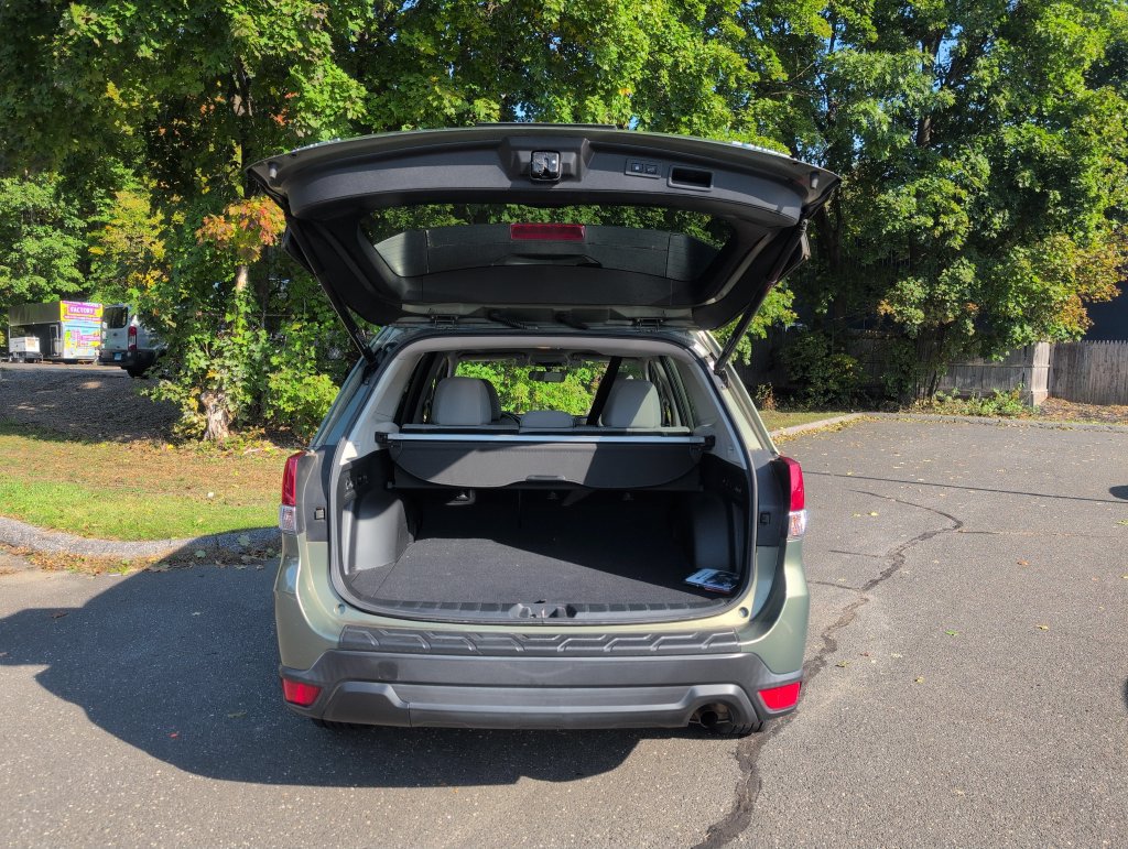Used 2020 Subaru Forester Premium AWD/4WD image 32