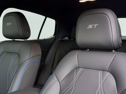 New 2026 Buick Envista Sport Touring w/ Convenience I Package FWD image 11