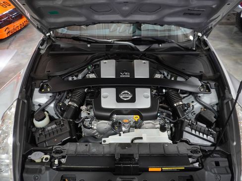 Used 2010 Nissan 370Z Touring image 30