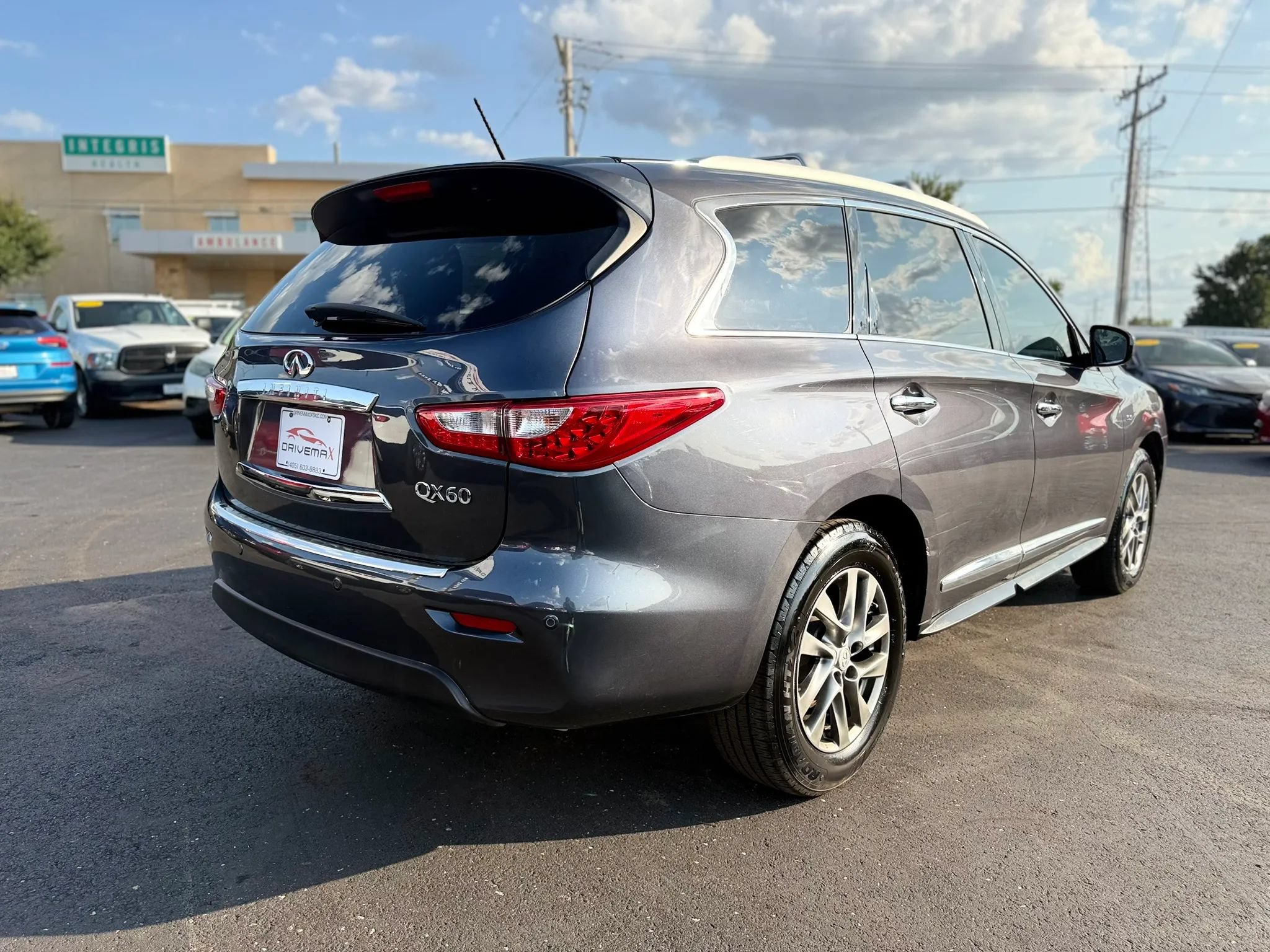 Used 2014 INFINITI QX60 Luxe w/ Premium Plus Package AWD/4WD image 3