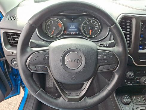 Used 2020 Jeep Cherokee Trailhawk w/ Cold Weather Group image 19