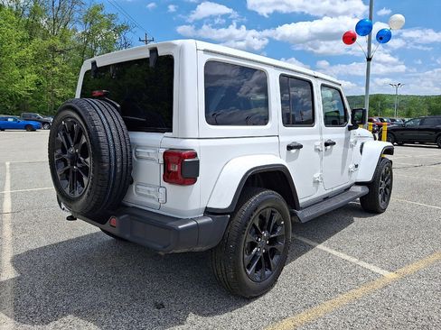 Used 2025 Jeep Wrangler Unlimited Sahara AWD/4WD image 25