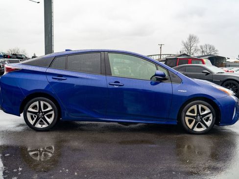 Used 2016 Toyota Prius Four Touring w/ Premium Convenience Package image 11