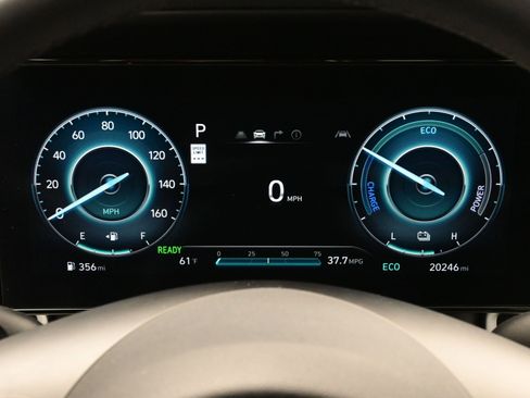 Certified 2025 Hyundai Elantra Limited image 25