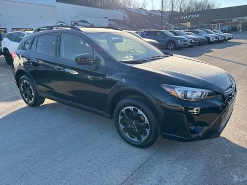 Used 2023 Subaru Crosstrek 2.0i Premium image 7