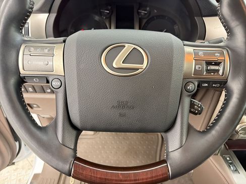 Used 2019 Lexus GX 460 Luxury AWD/4WD image 16
