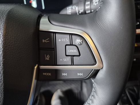 New 2026 Toyota Highlander Limited image 23