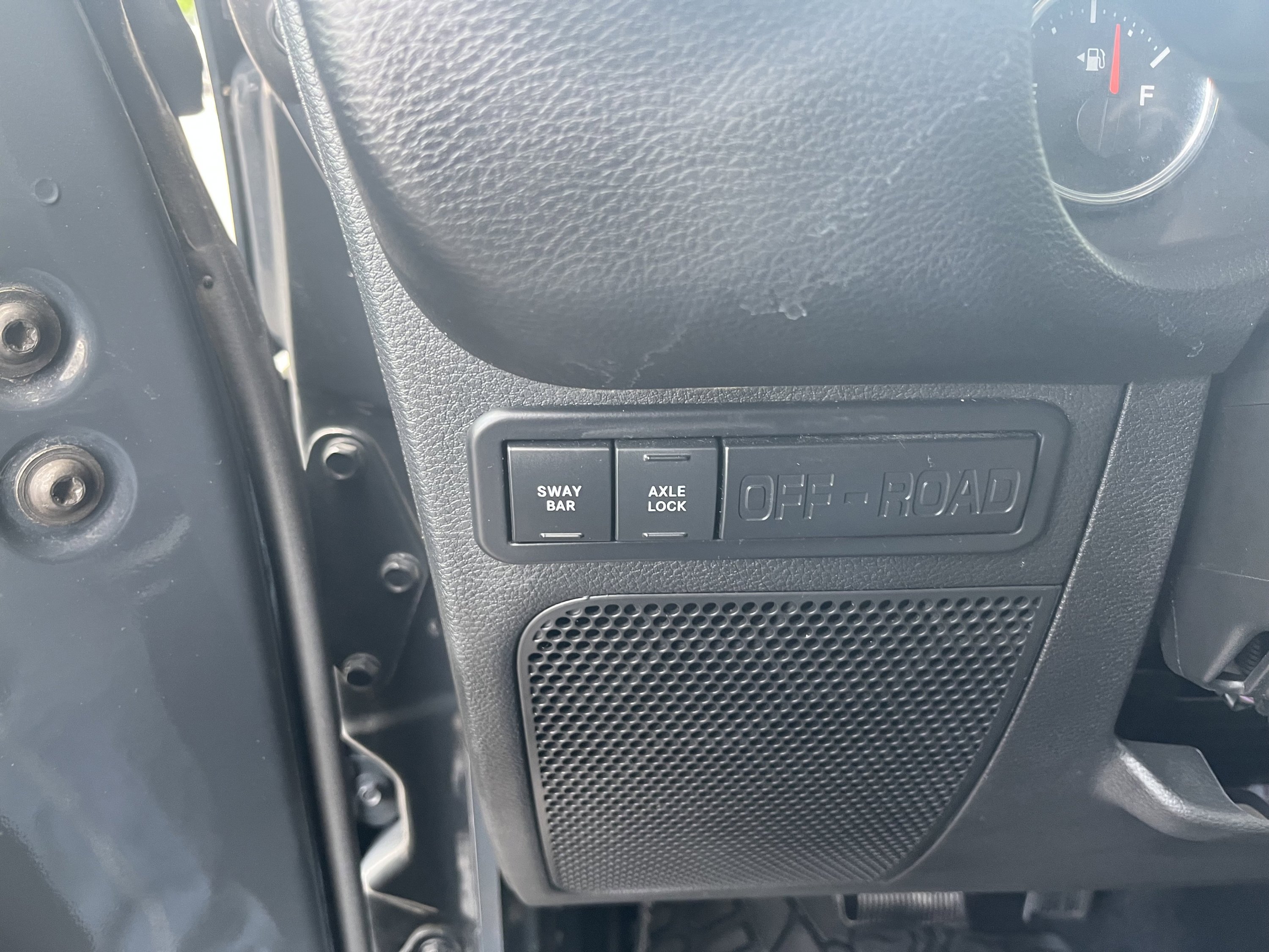 Used 2017 Jeep Wrangler Unlimited Rubicon w/ Connectivity Group AWD/4WD image 16