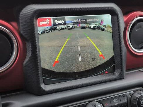Used 2022 Jeep Wrangler Unlimited Rubicon w/ LED Lighting Group AWD/4WD image 29