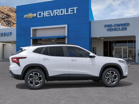 New 2026 Chevrolet Trax LT image 5