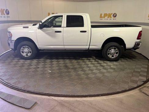 Used 2024 RAM 2500 Tradesman w/ Chrome Appearance Group AWD/4WD image 6