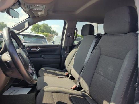 Used 2025 Chevrolet Silverado 1500 LT RWD image 12