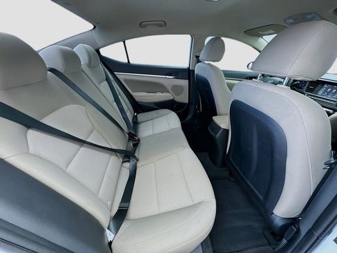 Used 2020 Hyundai Elantra SEL image 17