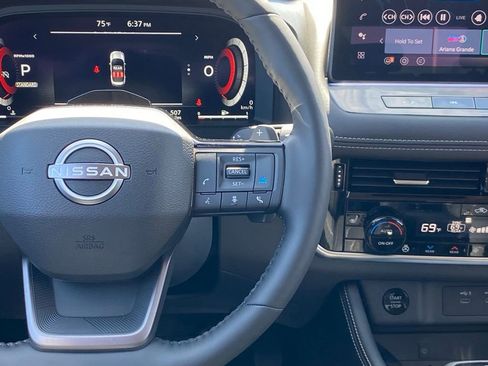 New 2025 Nissan Rogue Platinum w/ Tech Package image 23