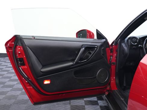 Used 2013 Nissan GT-R Premium image 22