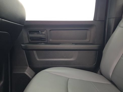 Used 2024 RAM 3500 Tradesman w/ Chrome Appearance Group AWD/4WD image 9