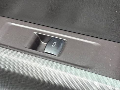 Used 2024 Chevrolet Colorado Trail Boss w/ Technology Package image 22