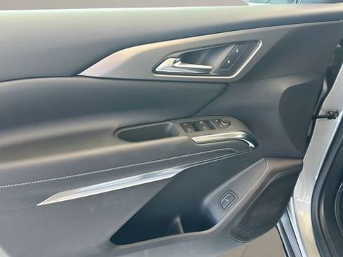 New 2026 Chevrolet Traverse LT image 10