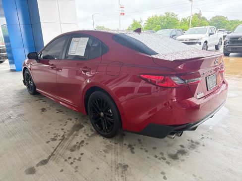 Used 2025 Toyota Camry SE FWD image 4