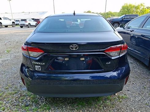 Used 2023 Toyota Corolla LE FWD image 5