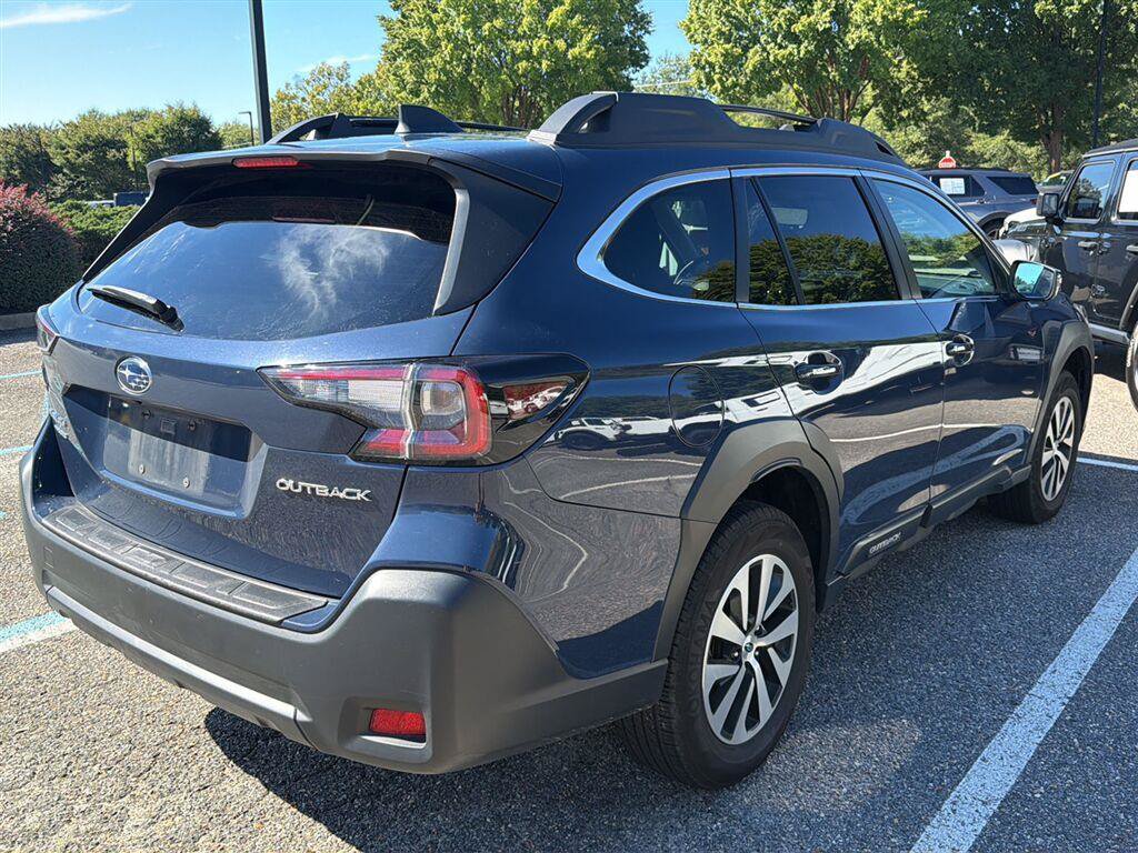Used 2025 Subaru Outback Premium AWD/4WD image 3