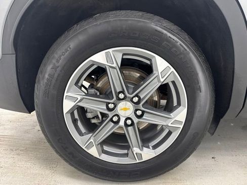 Used 2024 Chevrolet Blazer LT w/ Convenience Package FWD image 31
