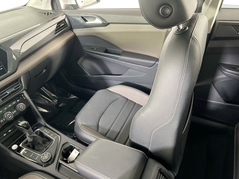 Used 2023 Volkswagen Taos SEL image 23