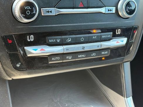 Used 2020 Ford Explorer XLT w/ Equipment Group 202A RWD image 21