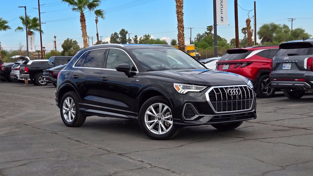 Used 2024 Audi Q3 2.0T Premium AWD/4WD image 1