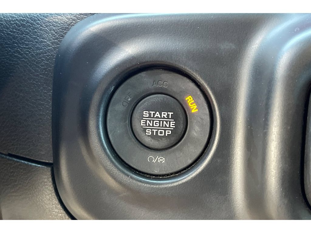 Used 2022 Jeep Wrangler Unlimited Rubicon AWD/4WD image 34