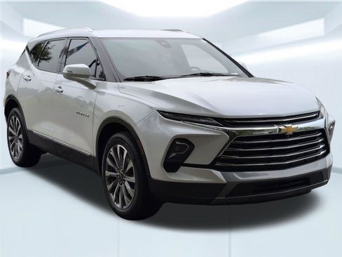 Used 2023 Chevrolet Blazer Premier w/ Driver Confidence II Package FWD image 8