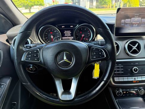 Used 2019 Mercedes-Benz GLA 250 4MATIC image 11