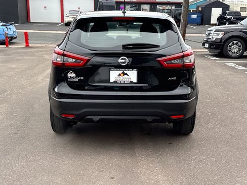 Used 2020 Nissan Rogue Sport S image 6