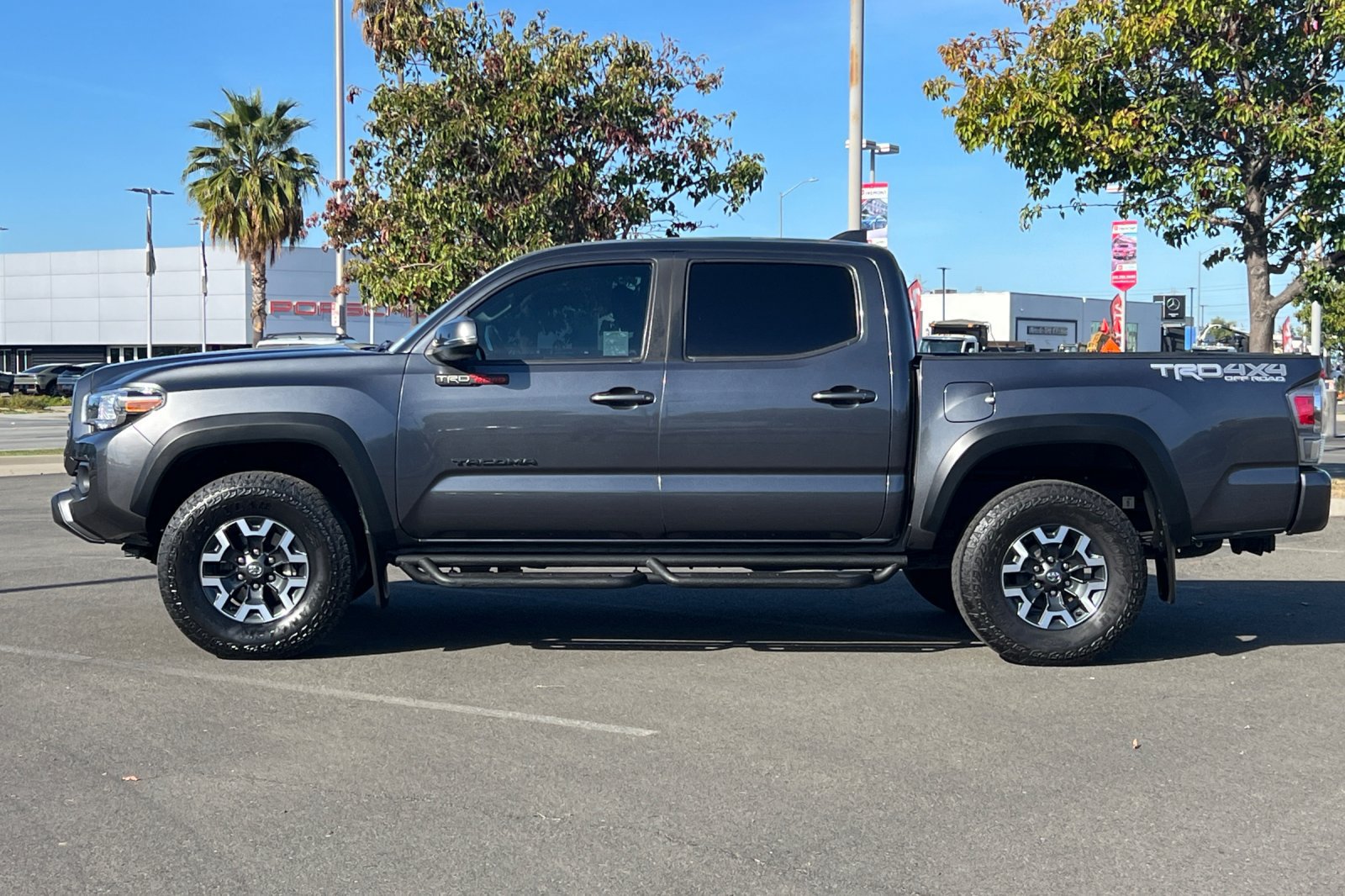 Certified 2022 Toyota Tacoma TRD Off-Road w/ Technology Package AWD/4WD image 7
