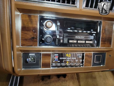 Used 1988 Cadillac Brougham image 20