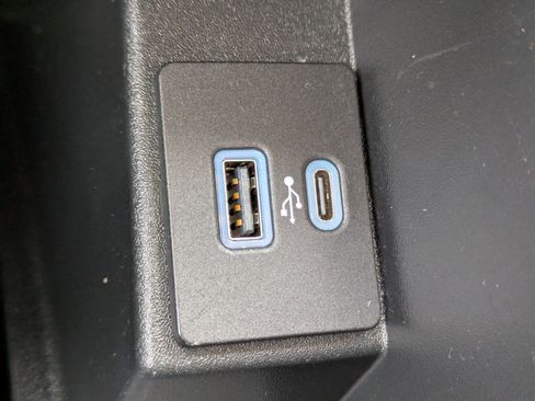 Certified 2024 Ford Edge SEL w/ Convenience Package image 27