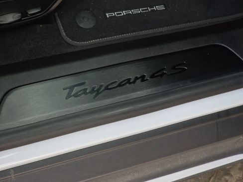 Used 2021 Porsche Taycan 4S AWD/4WD image 39