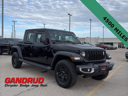 Used 2025 Jeep Gladiator Sport