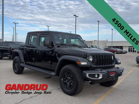 Used 2025 Jeep Gladiator Sport image 1