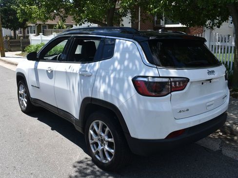 Used 2025 Jeep Compass Limited AWD/4WD image 7