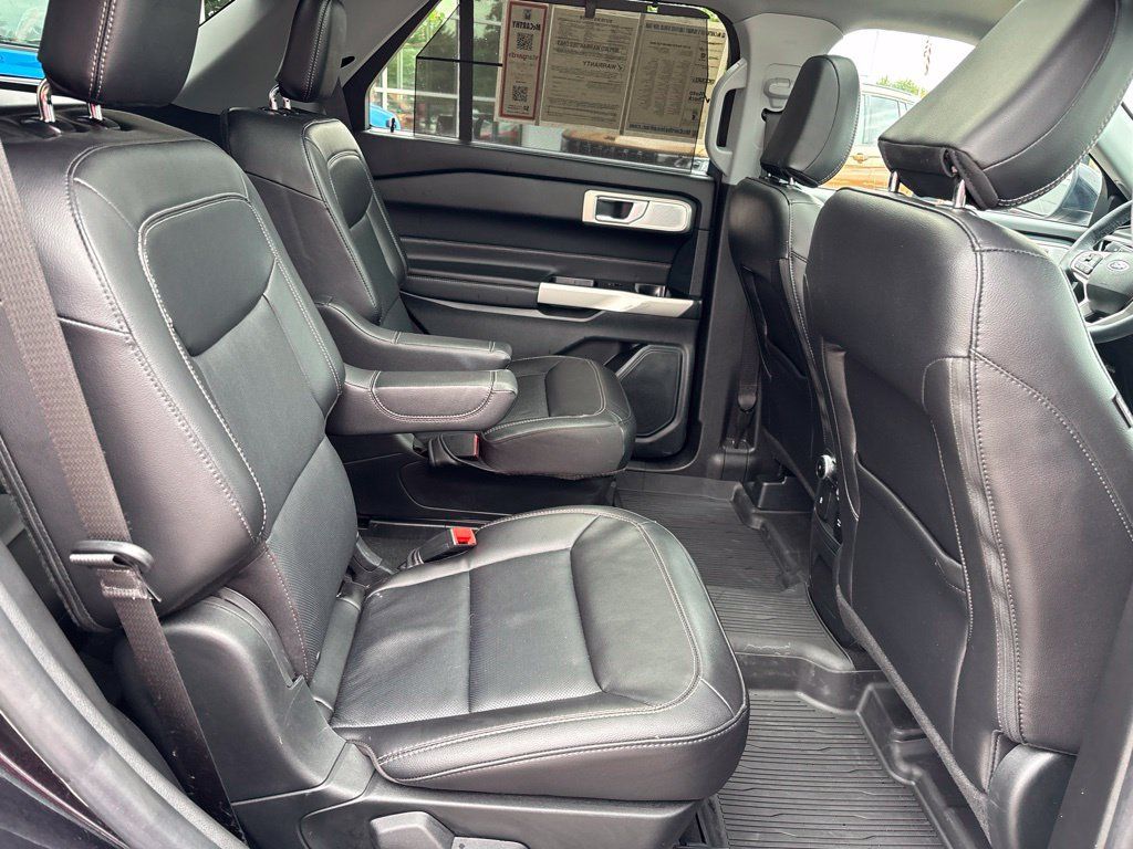 Used 2023 Ford Explorer Limited w/ Limited Technology Package AWD/4WD image 19