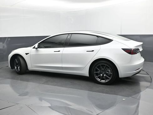 Used 2023 Tesla Model 3 Standard Range RWD image 27