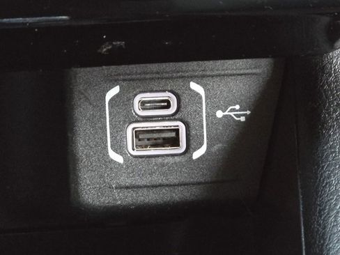 Used 2022 Jeep Compass Latitude image 11