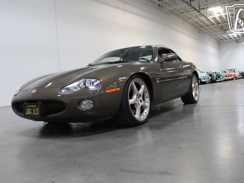 Used 2001 Jaguar XK8 Convertible image 23
