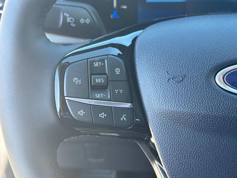 New 2025 Ford Escape SE image 64