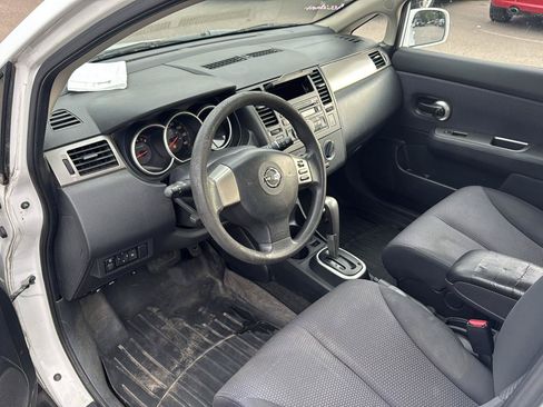Used 2007 Nissan Versa Hatchback FWD image 9