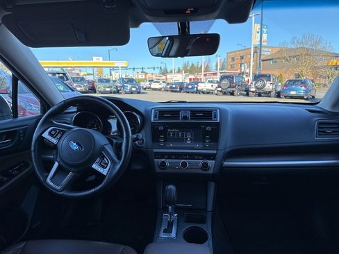Used 2017 Subaru Outback 3.6R Touring image 6